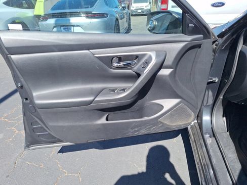 Used 2017 Nissan Altima 2.5 SV FWD image 9