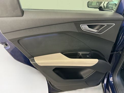 Used 2024 Audi Q4 e-tron Premium image 27