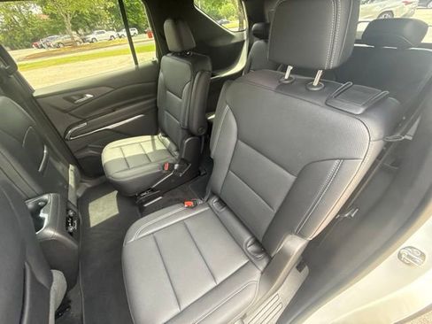 Used 2026 Chevrolet Traverse LT w/ Sun and Wheel Package FWD image 22