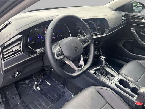 Used 2023 Volkswagen Jetta SE w/ Panoramic Sunroof Package FWD image 18