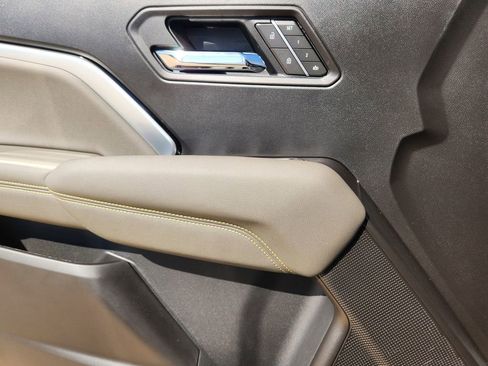 New 2026 Chevrolet Colorado ZR2 AWD/4WD image 16