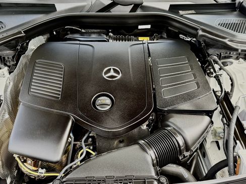 Used 2025 Mercedes-Benz GLC 300 image 42