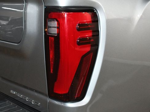 Used 2024 GMC Sierra 2500 Denali w/ Denali Reserve Package AWD/4WD image 59
