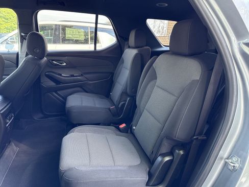 Used 2023 Chevrolet Traverse LT AWD/4WD image 23