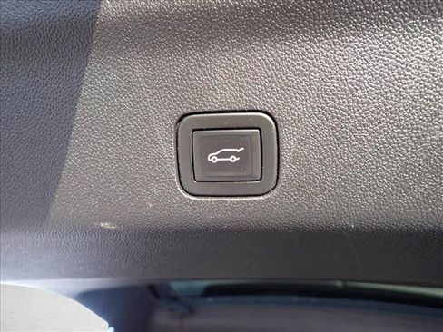 Used 2024 Chevrolet Tahoe LT AWD/4WD image 10