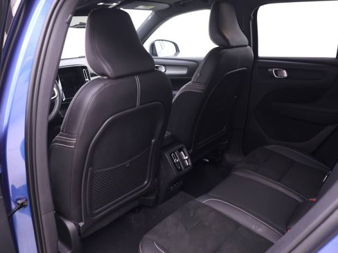Used 2021 Volvo XC40 T5 R-Design w/ Climate Package AWD/4WD image 14