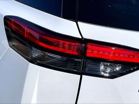 New 2026 Nissan Pathfinder SL image 14