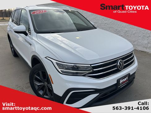 Used 2022 Volkswagen Tiguan SE image 1