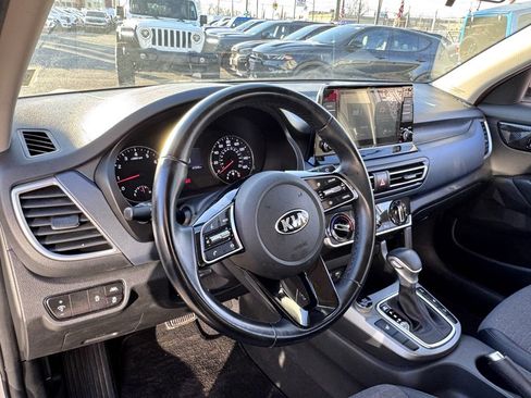 Used 2021 Kia Seltos S image 12