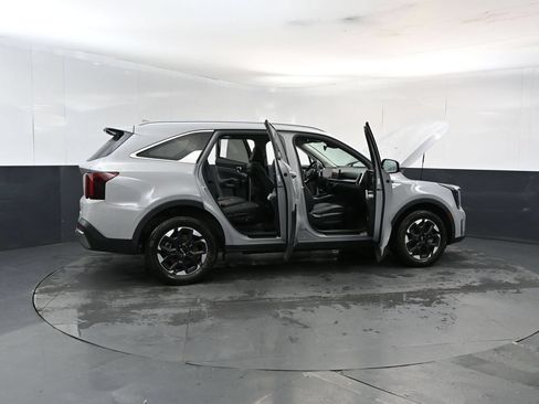 Used 2024 Kia Sorento S w/ Panoramic Sunroof Package AWD/4WD image 26