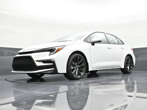 Used 2025 Toyota Corolla SE FWD image 20