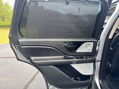 Used 2021 Lincoln Aviator Grand Touring w/ Equipment Group 301A AWD/4WD image 12