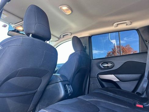 Used 2017 Jeep Cherokee Latitude image 26
