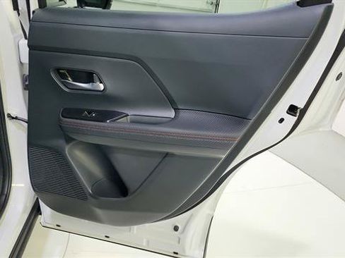 Certified 2025 Nissan Kicks SR FWD image 26