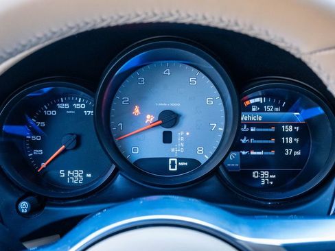 Used 2015 Porsche Macan S w/ Infotainment Package image 3