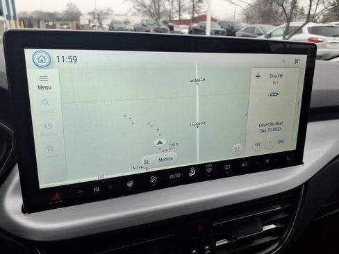 Certified 2024 Ford Escape Platinum image 17