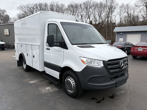 Used 2023 Mercedes-Benz Sprinter 3500 image 6