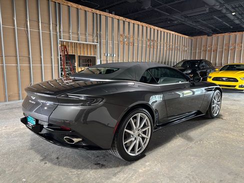 Used 2019 Aston Martin DB11 Volante RWD image 9
