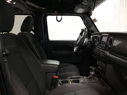 Used 2019 Jeep Wrangler Unlimited Sahara AWD/4WD image 20