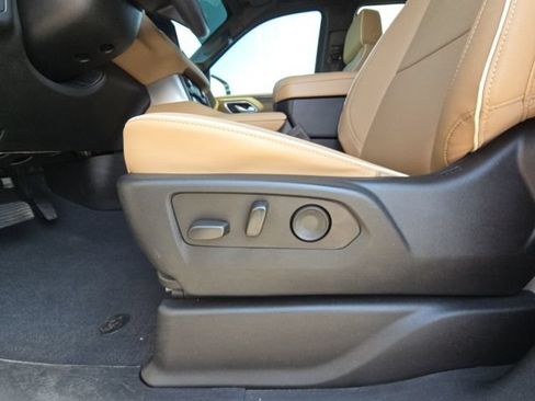 Used 2023 Chevrolet Tahoe Premier w/ Premium Package 2 RWD image 25