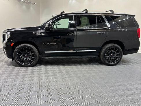 Used 2022 GMC Yukon SLT w/ SLT Premium Package AWD/4WD image 2