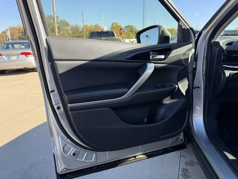Used 2024 Mitsubishi Eclipse Cross SE image 13