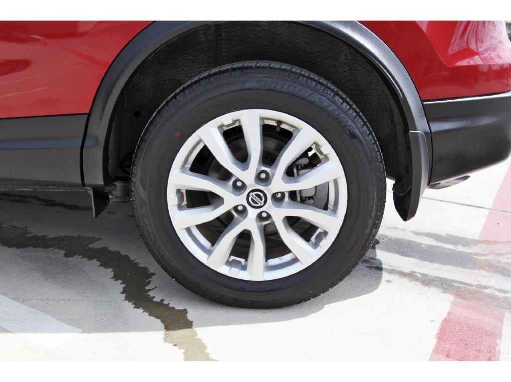 Used 2021 Nissan Rogue Sport SV FWD image 35