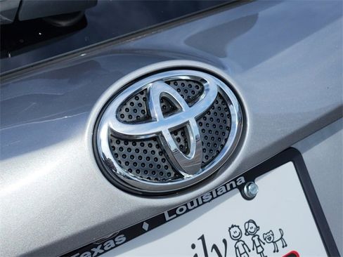 Used 2018 Toyota RAV4 XLE image 5