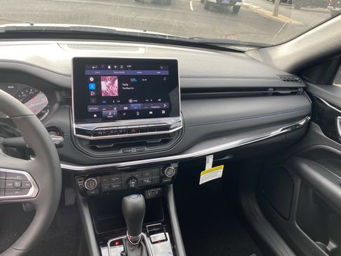 New 2026 Jeep Compass Latitude AWD/4WD image 17