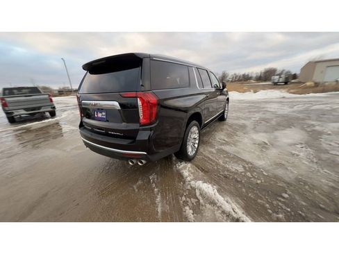 Certified 2023 GMC Yukon XL Denali image 12