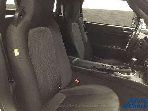 Used 2006 MAZDA MX-5 Miata Touring image 36