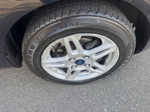 Used 2018 Ford Fiesta SE image 12