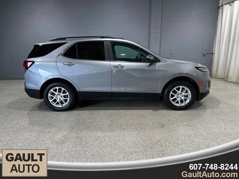 Used 2023 Chevrolet Equinox LT AWD/4WD image 2