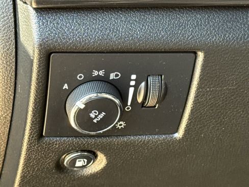 Used 2022 Jeep Grand Cherokee Laredo X AWD/4WD image 21