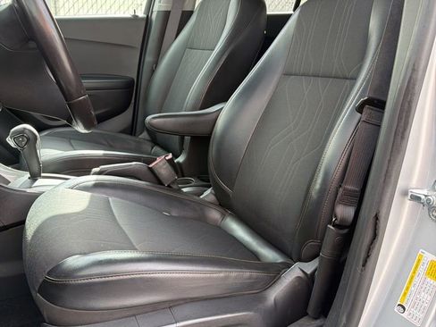 Used 2022 Chevrolet Trax LT w/ Driver Confidence Package image 7