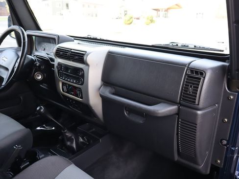 Used 2005 Jeep Wrangler X w/ Rocky Mountain Edition Group image 18