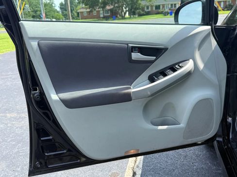 Used 2010 Toyota Prius Five FWD image 10