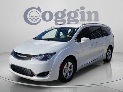 Used 2017 Chrysler Pacifica Touring-L Plus