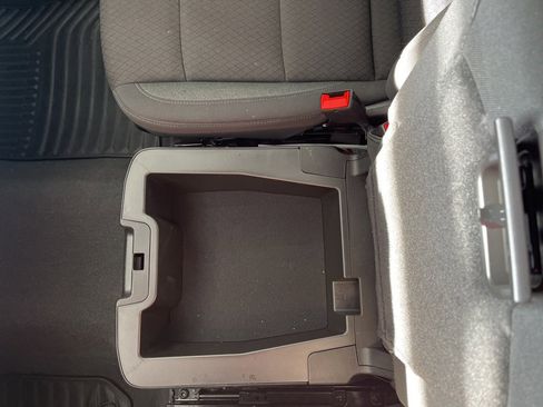 Used 2025 GMC Sierra 1500 SLE image 29