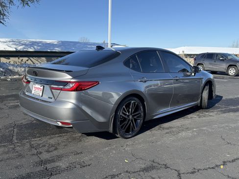 Used 2025 Toyota Camry XSE image 9