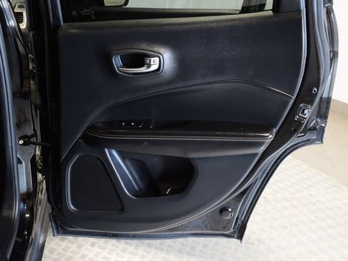 Used 2020 Jeep Compass Latitude FWD image 30