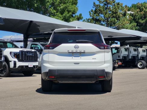 Used 2026 Nissan Rogue SV AWD/4WD image 6