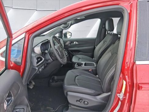 New 2026 Chrysler Voyager LX image 26