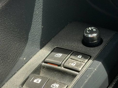 Used 2016 Toyota Tacoma SR RWD image 28