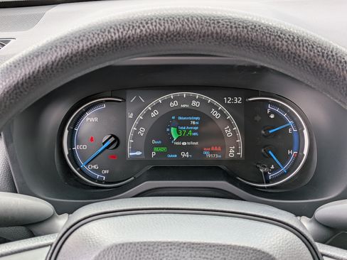 Certified 2025 Toyota RAV4 LE AWD/4WD image 33