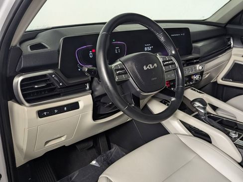 Used 2024 Kia Telluride S image 11