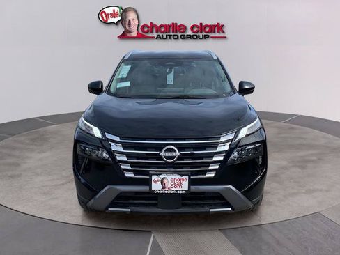 Certified 2025 Nissan Rogue SL FWD image 8