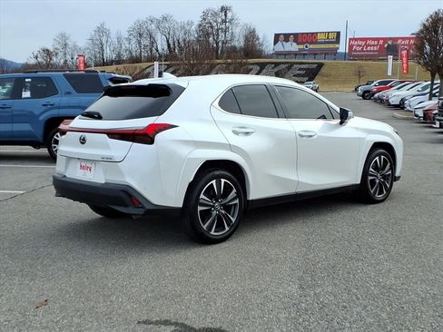 Used 2022 Lexus UX 200 w/ Premium Package image 4