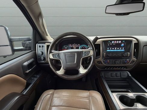 Used 2017 GMC Sierra 2500 Denali w/ Duramax Plus Package AWD/4WD image 12