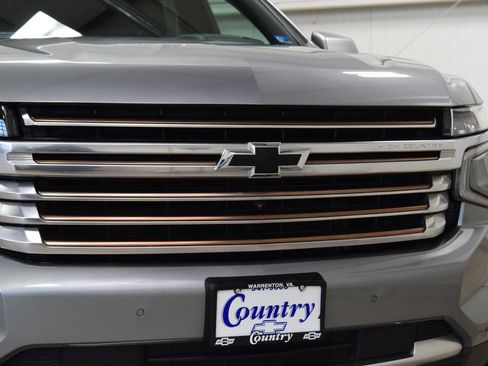 Used 2024 Chevrolet Tahoe High Country AWD/4WD image 11